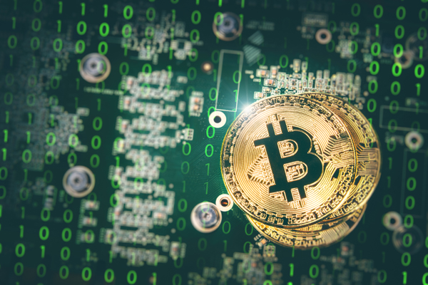 如何在MySQL中查看当前会话中存在哪些临时表？